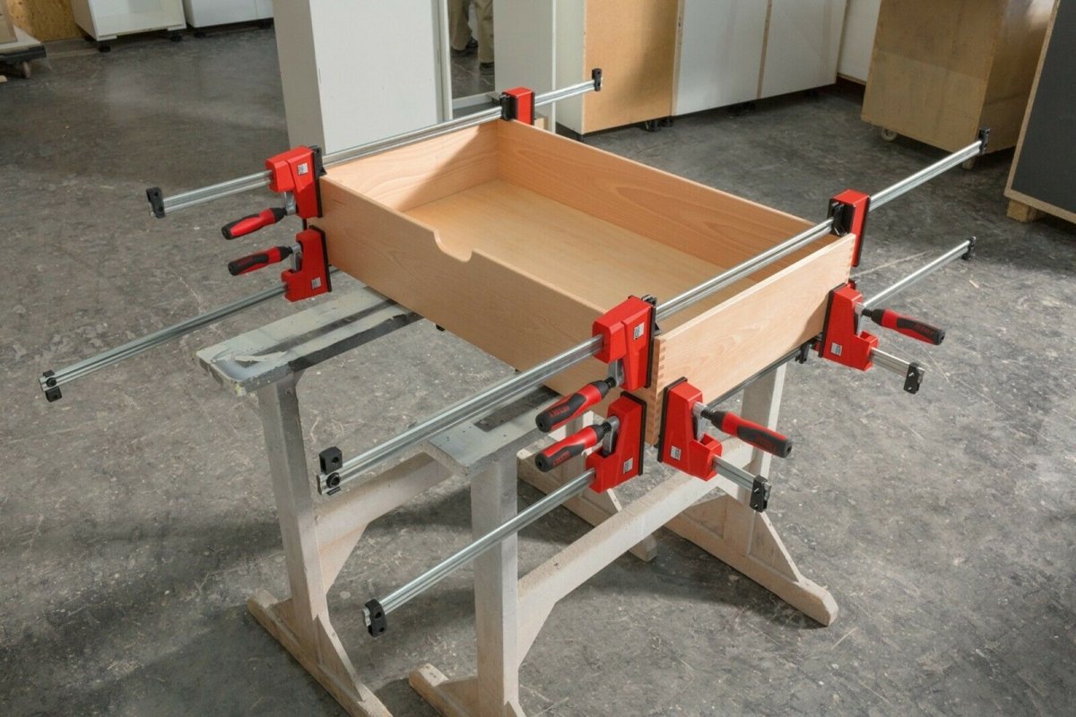 Bessey K Body REVOlution Parallel Clamp 31" KRE3531