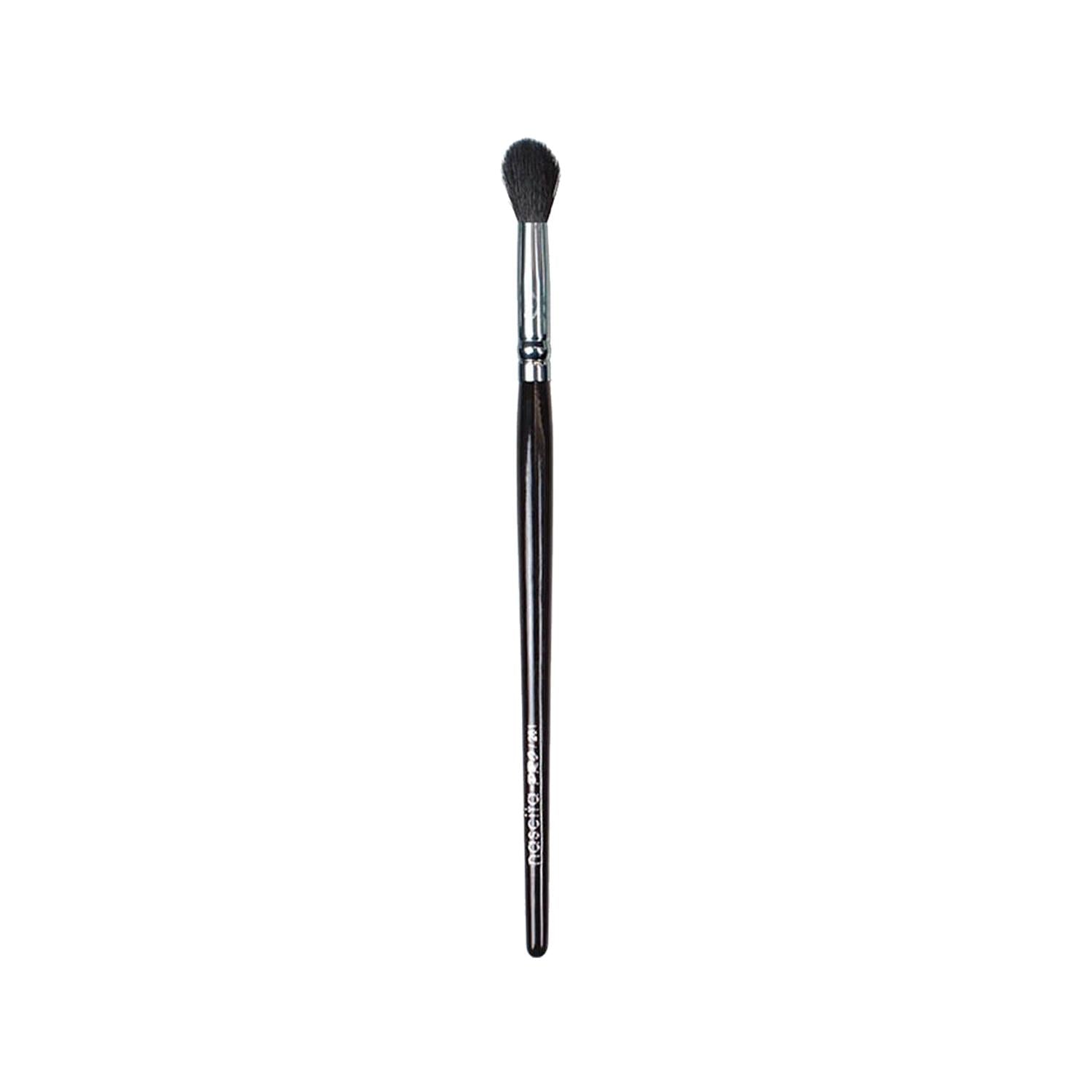 Nascita Pro Wide Makeup Brush for Eyeshadow Blending 0261 - Professional Eyeshadow Application Tool
