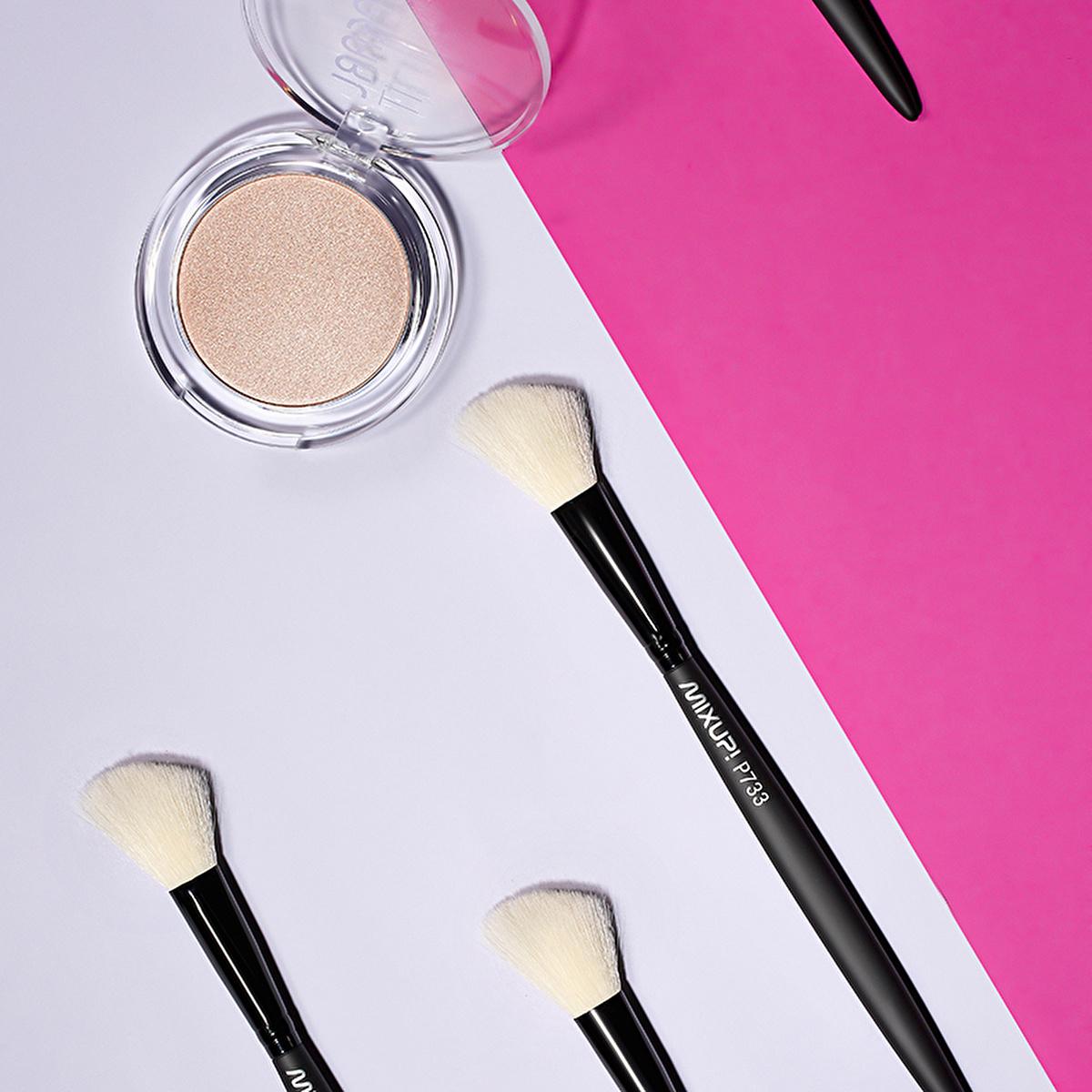 Mixup Professional Angled Blush and Highlighter Brush P733 - Vegan Makeup Tools for Precise Application