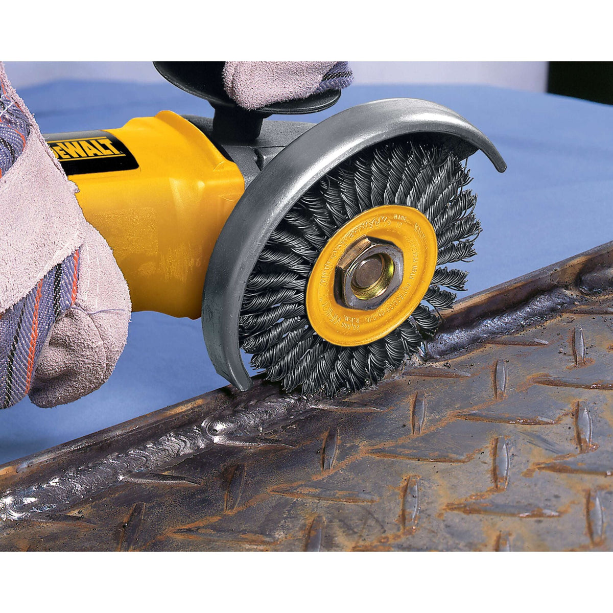 DeWalt DW4930 4" x 5/8"-11 HP .020 Carbon Stringer Wire Wheel
