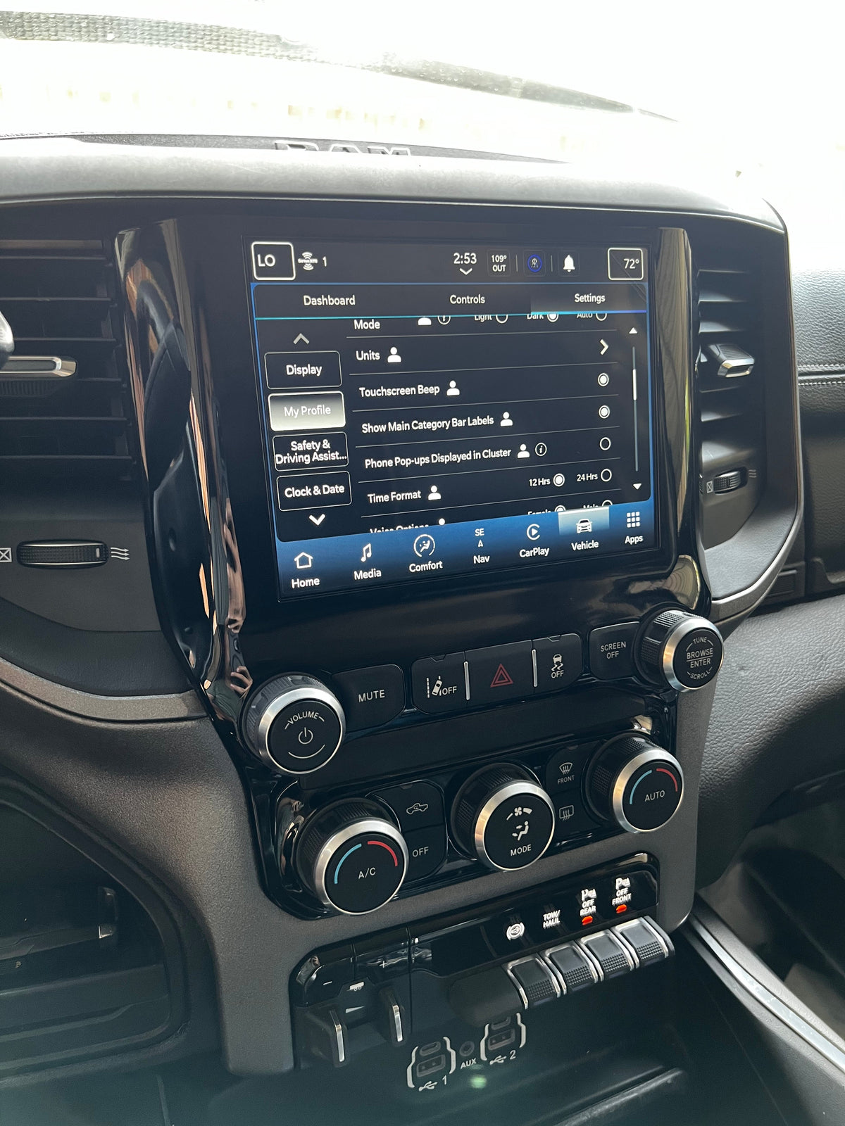 2019-2024 RAM 1500 UBL Uconnect 5 Upgrade kit with 8.4-inch Touchscreen including Wireless Apple CarPlay / Android Auto