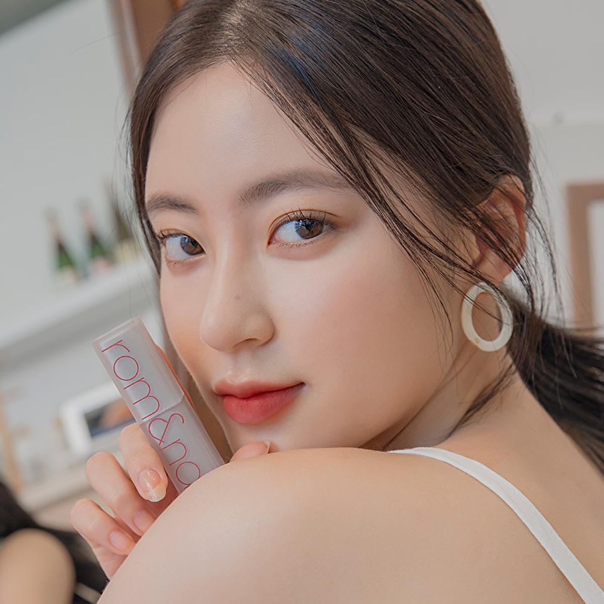 rom&nd Zero Matte Lipstick - Long-Lasting, Lightweight Matte Finish Lip Color for Beauty Enthusiasts