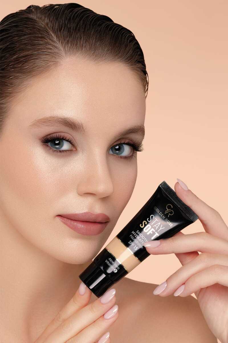 Golden Rose Stay Soft Smooth Hydrating Foundation 208 30ml