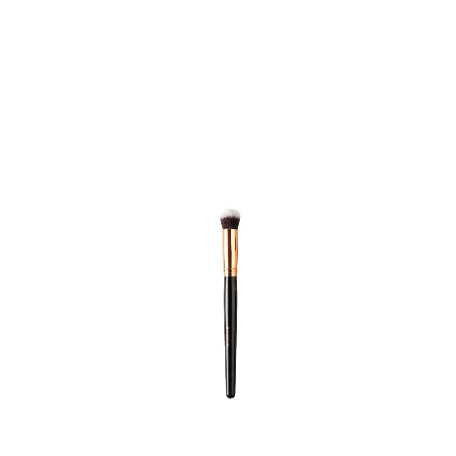 Nascita Oval Makeup Brush for Precise Application - High-Quality Bristles, Durable Construction