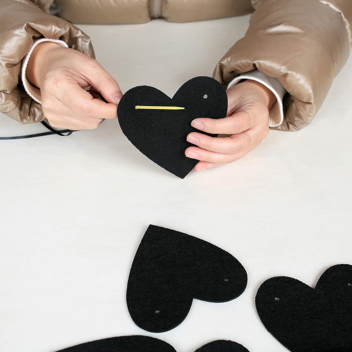 Guzon 4 Sets Black Heart Felt Banners Gothic Wedding Valentine Party Decor