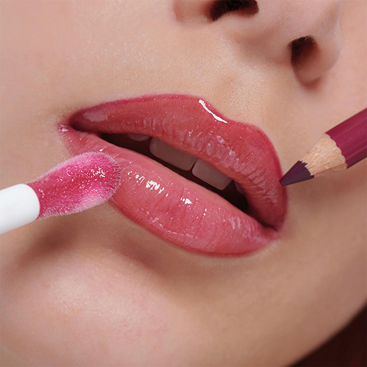 Pastel: Lip Plumping Gloss & Contour Liner Set - Achieve Fuller, Defined Lips with Vibrant Color & Easy Application.